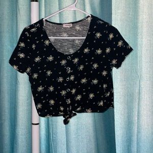 •black floral crop top•